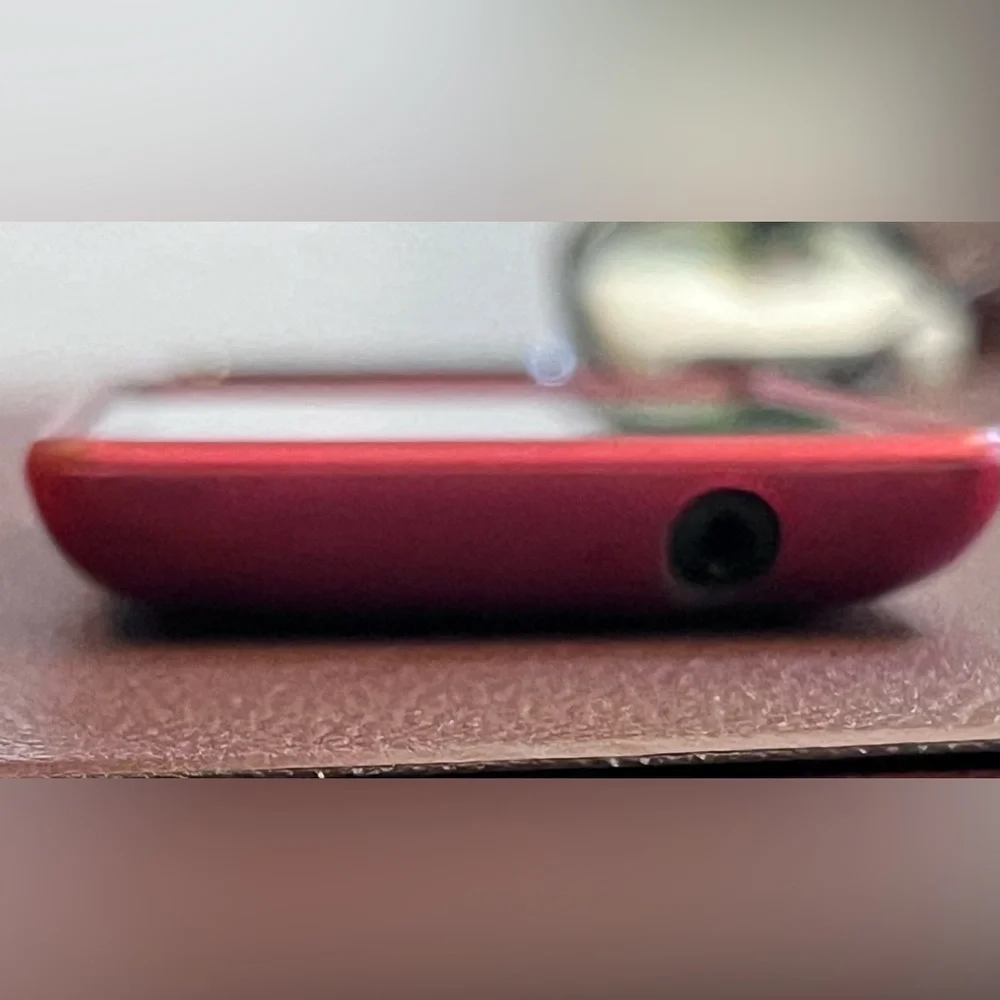 Windows Nokia Lumia 520 Smartphone with Pink Case